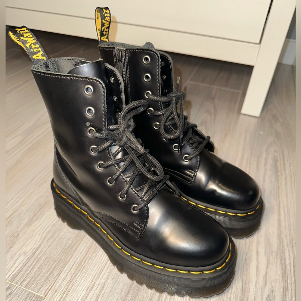 Dr. Martens JADON BOOT SMOOTH LEATHER PLATFORMS - Black - Polished Smooth - Picture 8 of 10